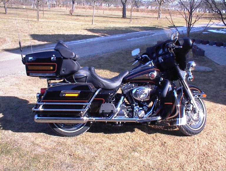 2002 flhtcui
