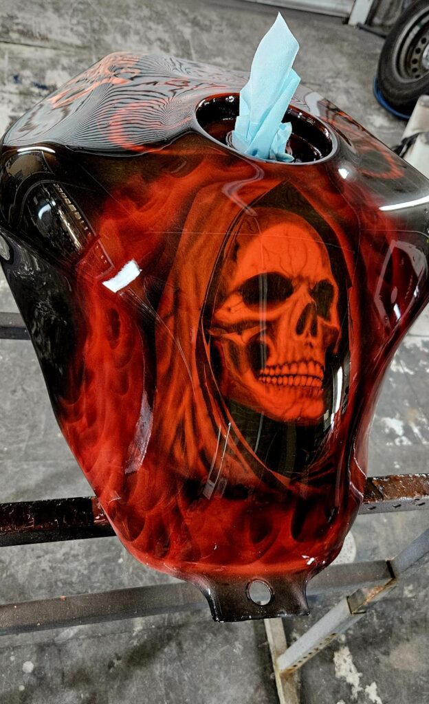 Warum nicht dein Motorrad mit Airbrush-Farben individuell gestalten?